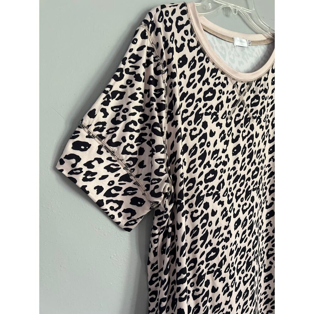 POGTMM Boutique Cheetah print Tunic - Picture 2 of 6